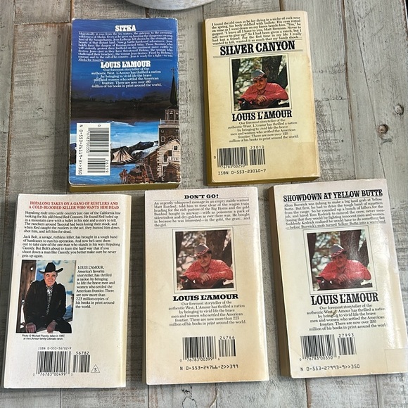 LOUIS L’AMOUR VINTAGE BOOKS SET OF FIVE - Picture 3 of 4
